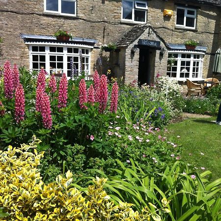 Bed and Breakfast The Old Spotted Cow à Marston Meysey Extérieur photo