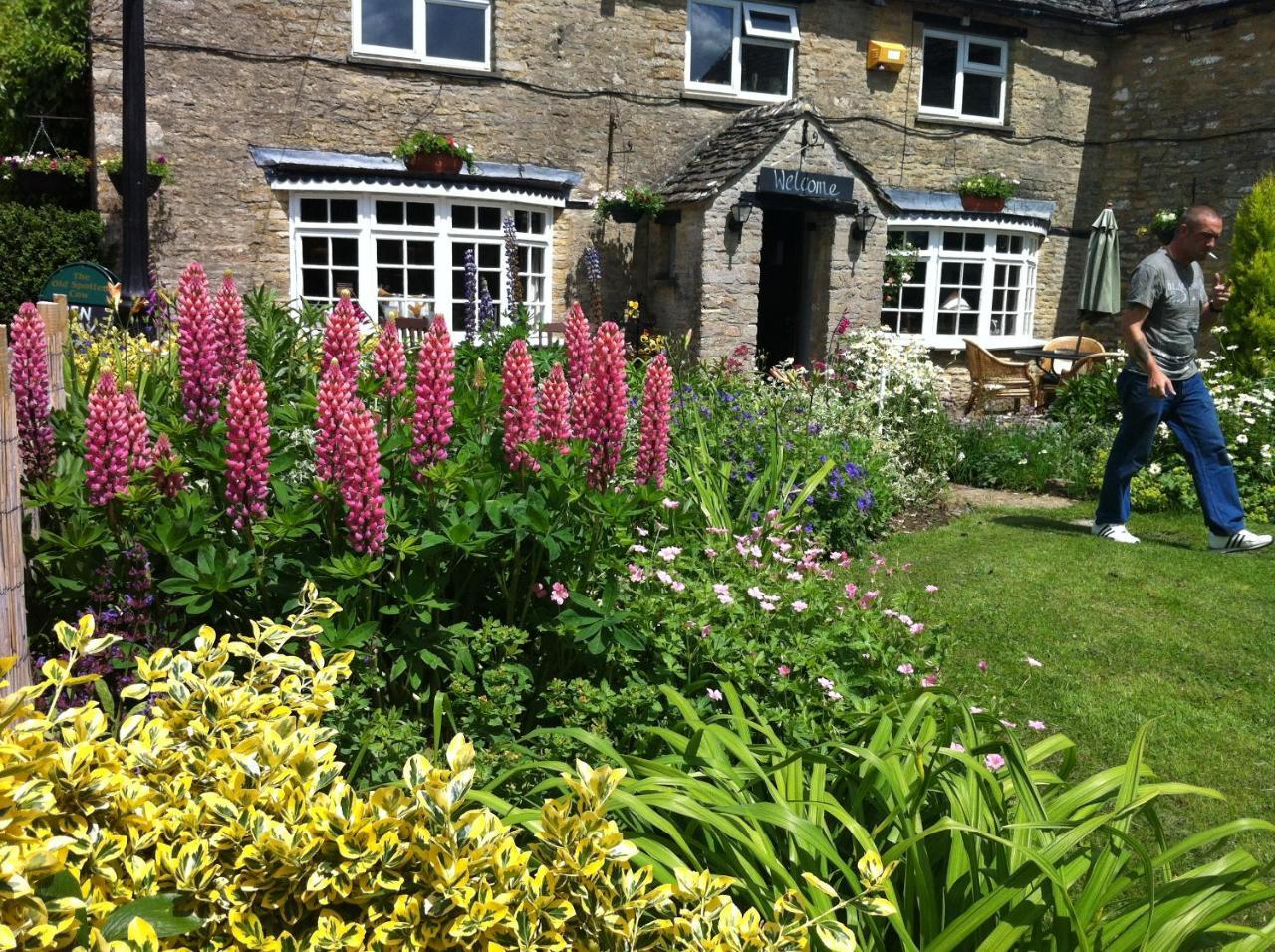 Bed and Breakfast The Old Spotted Cow à Marston Meysey Extérieur photo